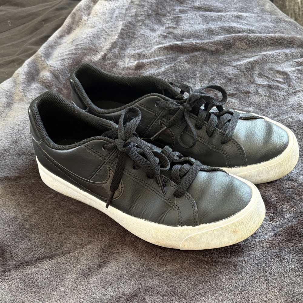 Nike Black Women's Sneakers